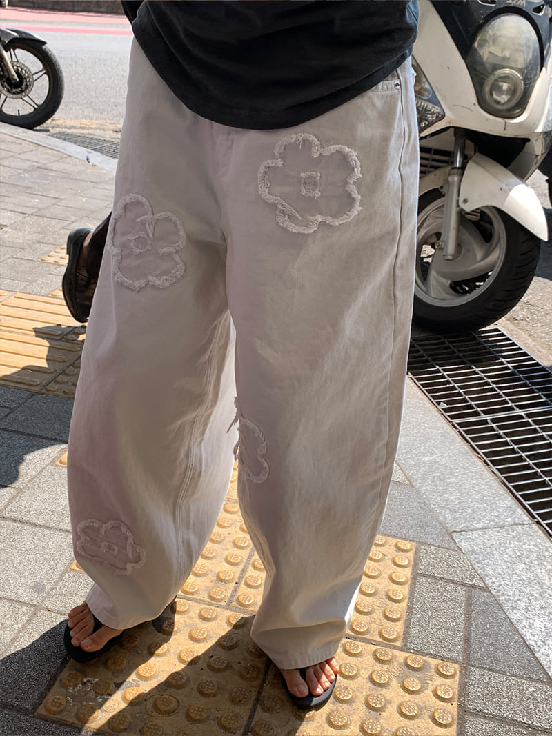 Chav - Korean Women Fashion - #momslook - Lily's Flower Pants - 11