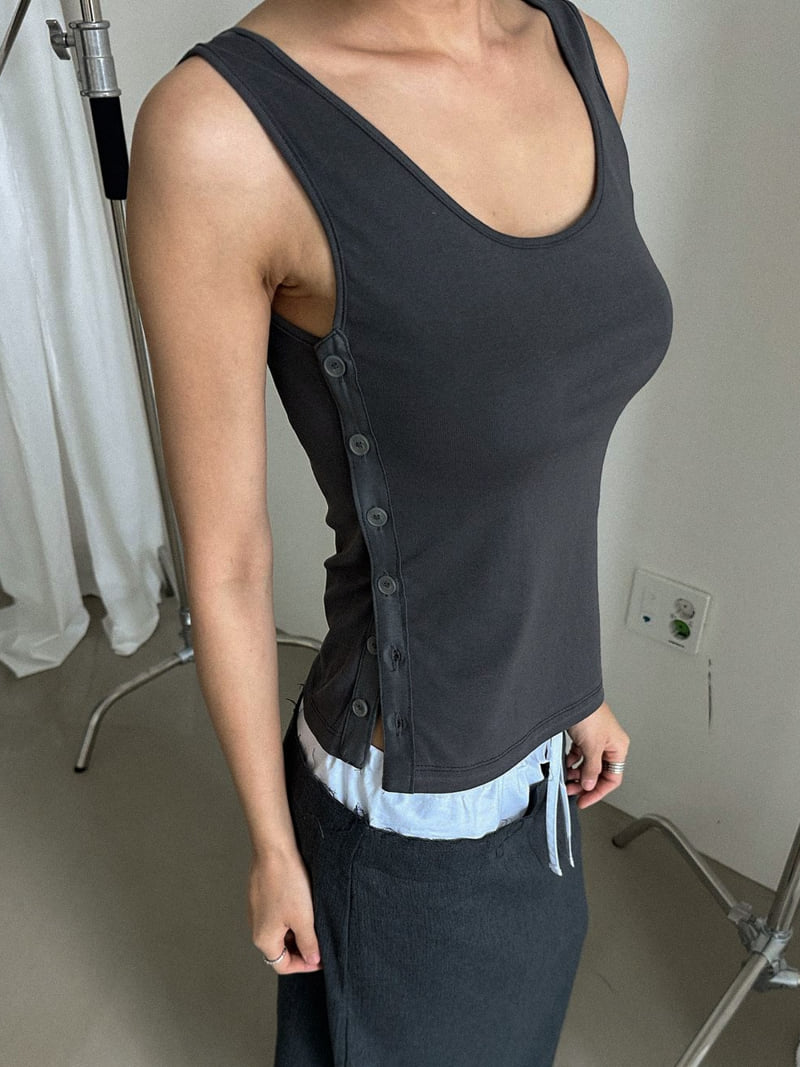 Chav - Korean Women Fashion - #vintagekidsstyle - Choice Sleeveless Shirt - 11