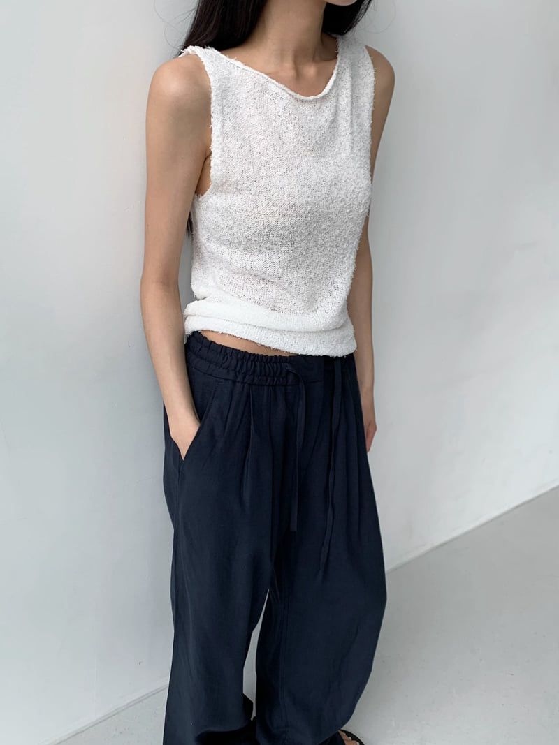 Cover - Korean Women Fashion - #womensfashion - Tail Sleeveless Knit - 3