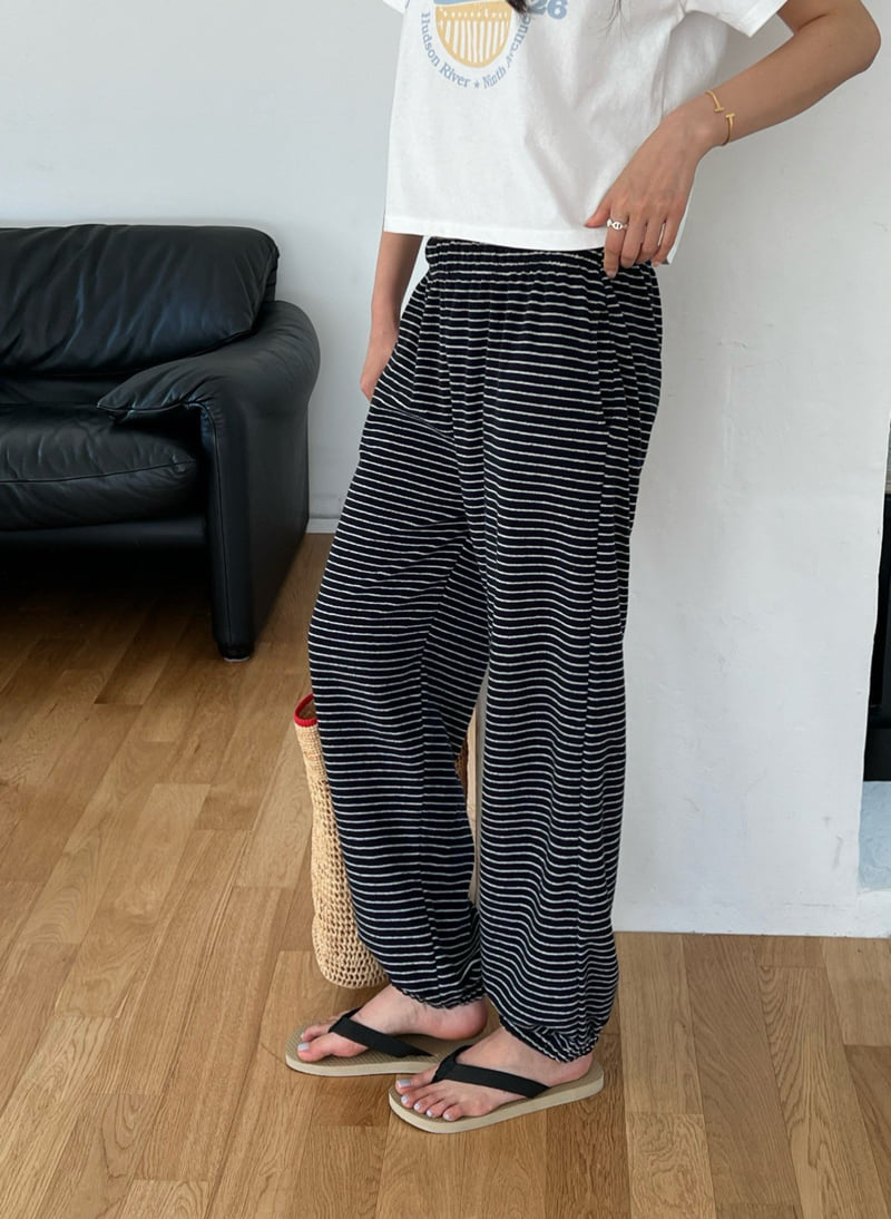 Diana - Korean Women Fashion - #womensfashion - Rolly Jogger Pants - 12