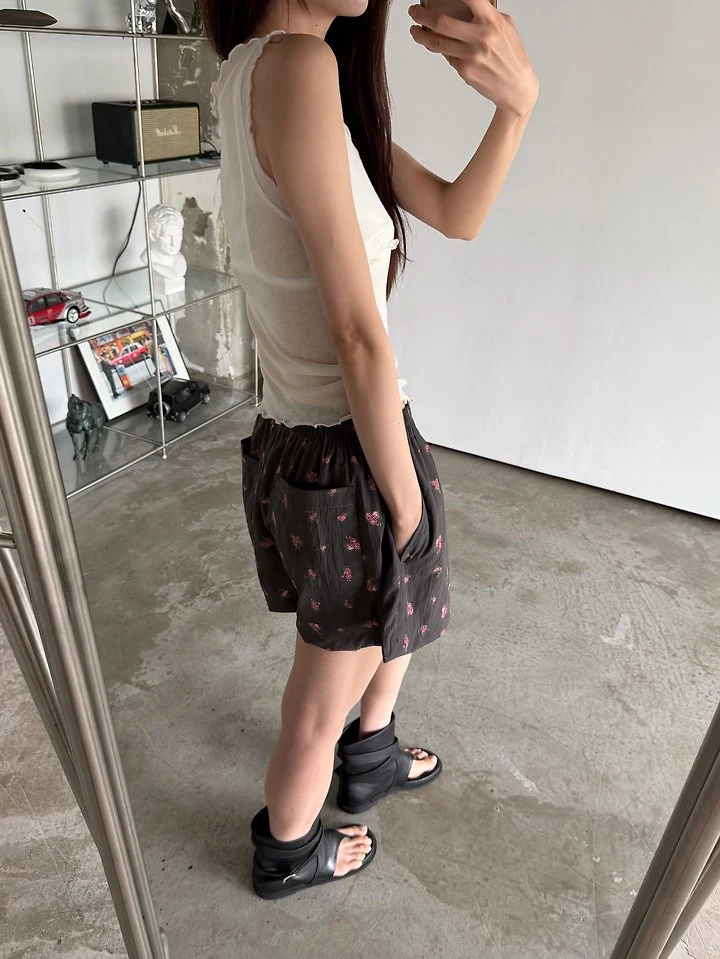 Foset - Korean Women Fashion - #restrostyle - Floral A-Line Shorts - 4