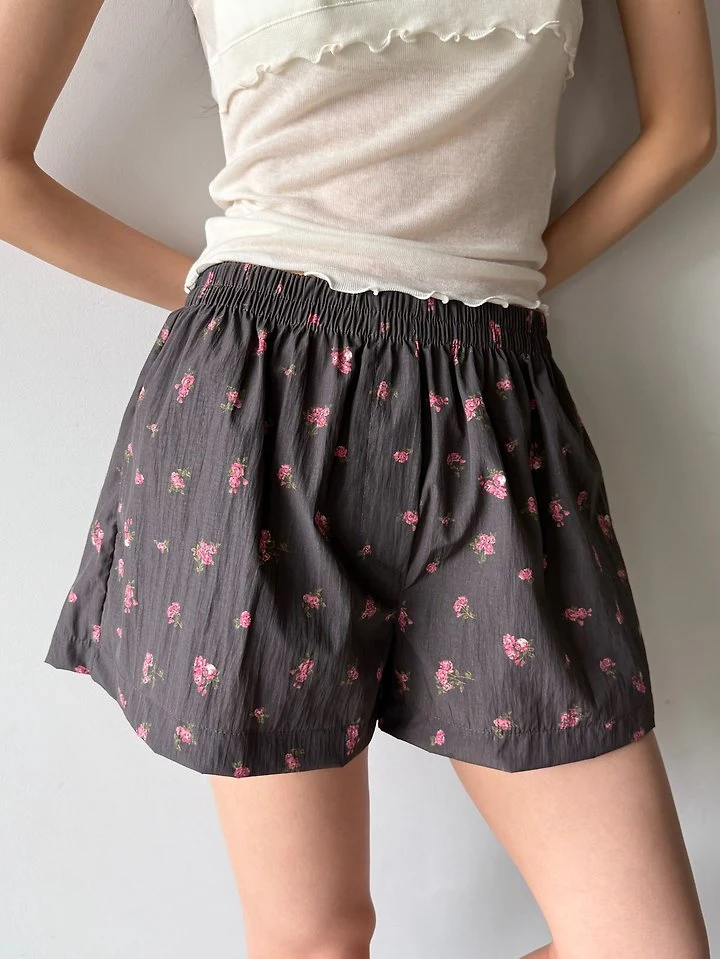 Foset - Korean Women Fashion - #vintagekidsstyle - Floral A-Line Shorts