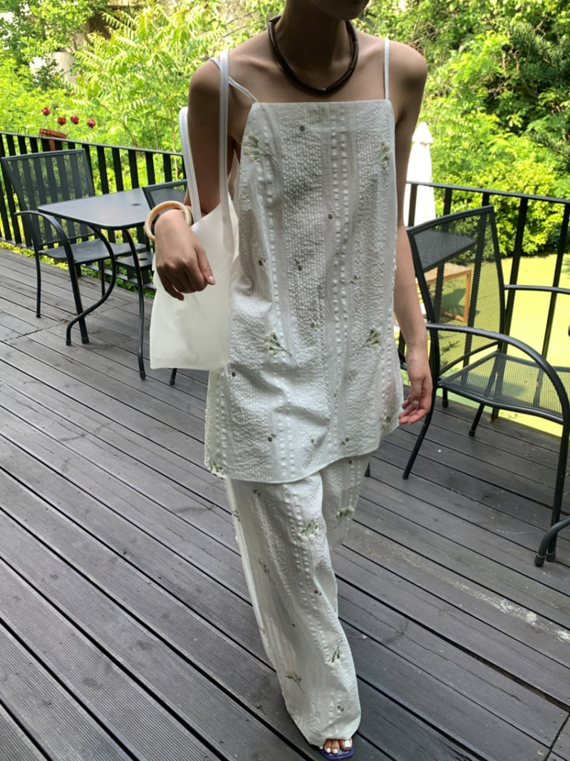Lucy Salon - Korean Women Fashion - #momslook - Mist Floral Midi One-piece - 10