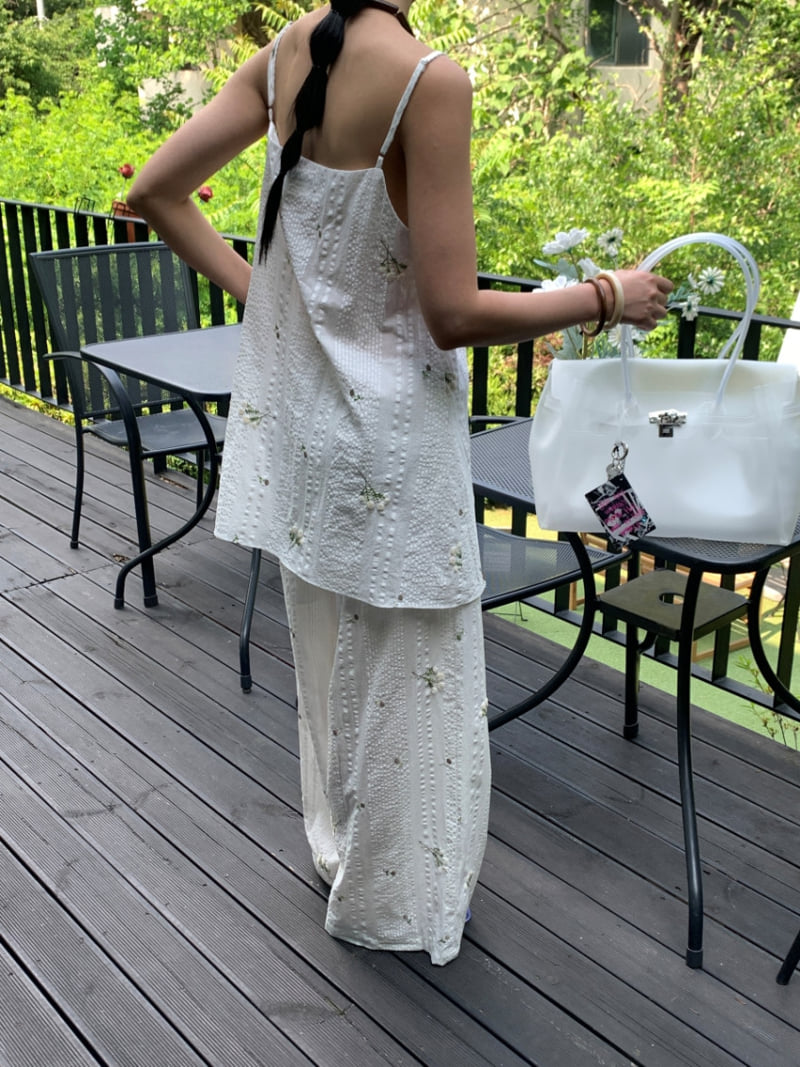 Lucy Salon - Korean Women Fashion - #momslook - Mist Floral Midi One-piece - 12
