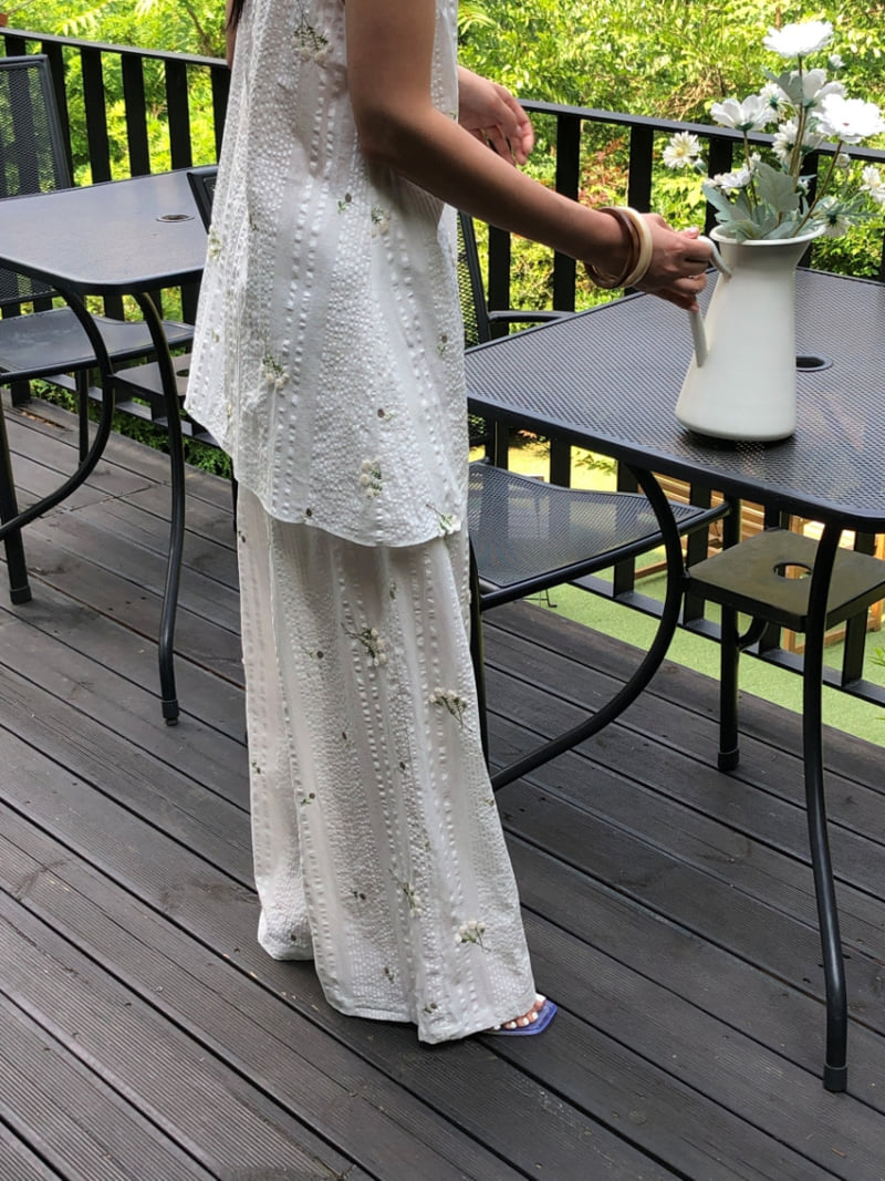 Lucy Salon - Korean Women Fashion - #momslook - Mist Floral Banded Pants - 5