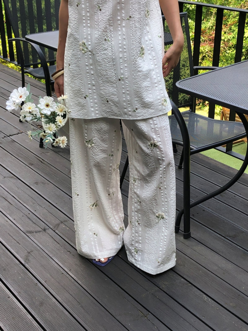 Lucy Salon - Korean Women Fashion - #momslook - Mist Floral Banded Pants - 7