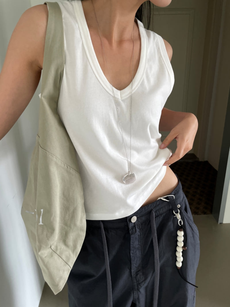 Lucy Salon - Korean Women Fashion - #momslook - Mint V-Neck Camisole - 6
