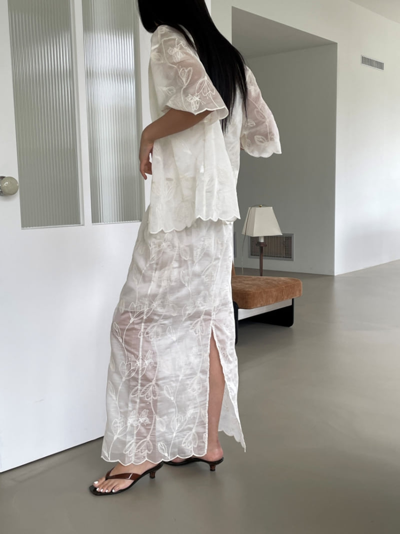 Lucy Salon - Korean Women Fashion - #momslook - Bay Embroidered Slit Long Skirt - 12