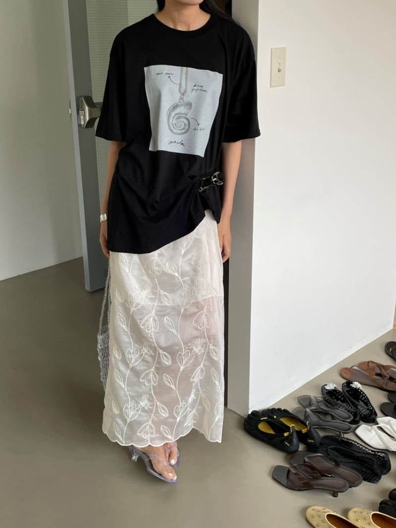 Lucy Salon - Korean Women Fashion - #momslook - Bay Embroidered Slit Long Skirt - 6