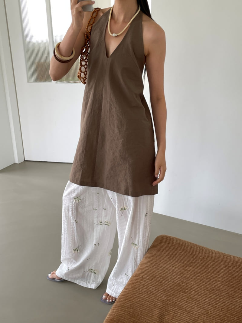 Lucy Salon - Korean Women Fashion - #momslook - Halter V-Neck Midi One-piece - 10