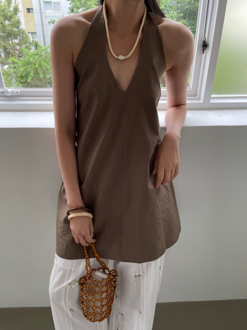 Lucy Salon - Korean Women Fashion - #momslook - Halter V-Neck Midi One-piece - 11