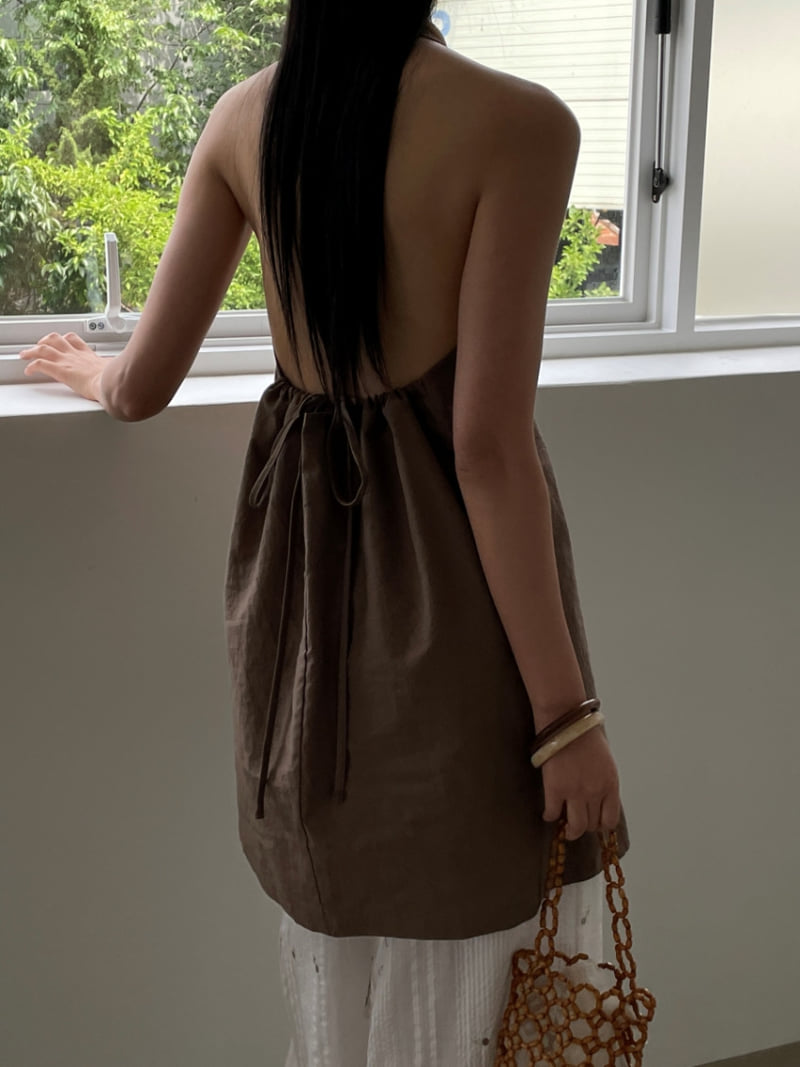Lucy Salon - Korean Women Fashion - #momslook - Halter V-Neck Midi One-piece - 12