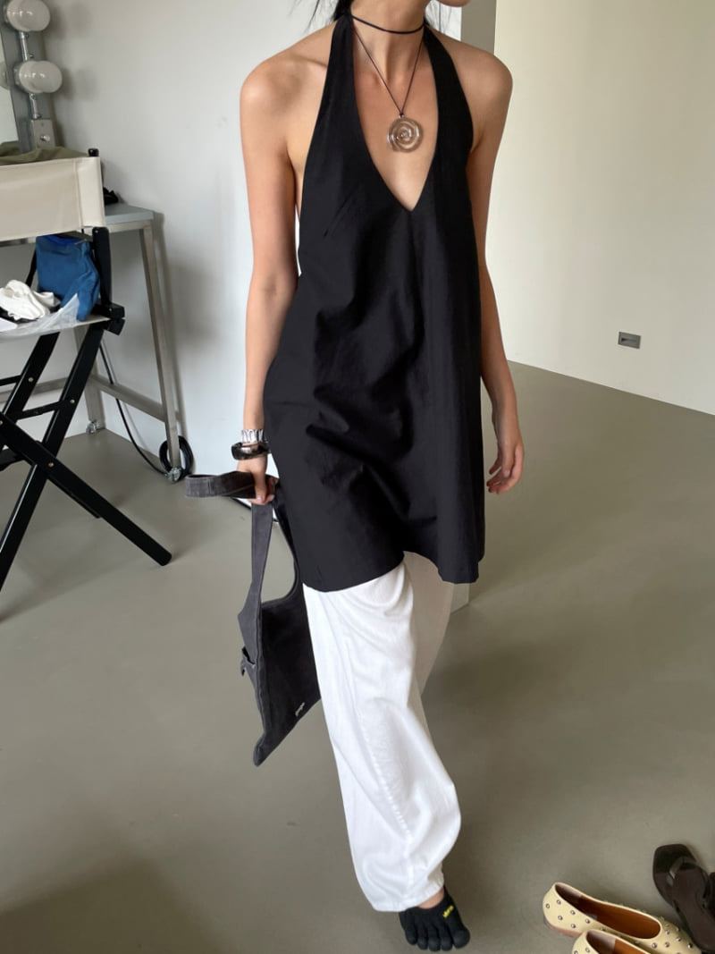 Lucy Salon - Korean Women Fashion - #momslook - Halter V-Neck Midi One-piece - 6