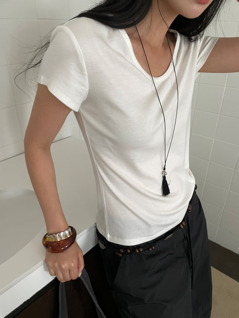 Lucy Salon - Korean Women Fashion - #momslook - Sei V-Neck Tee - 9