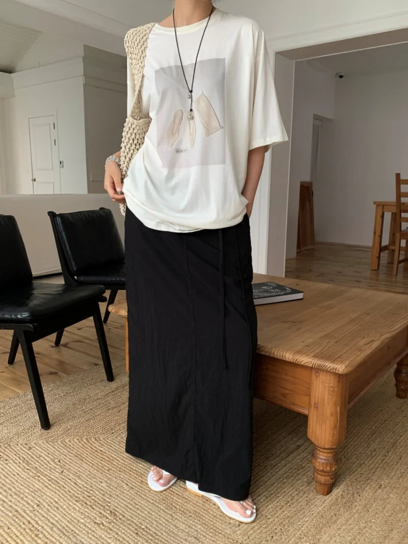 Lucy Salon - Korean Women Fashion - #restrostyle - Cream Tee - 3