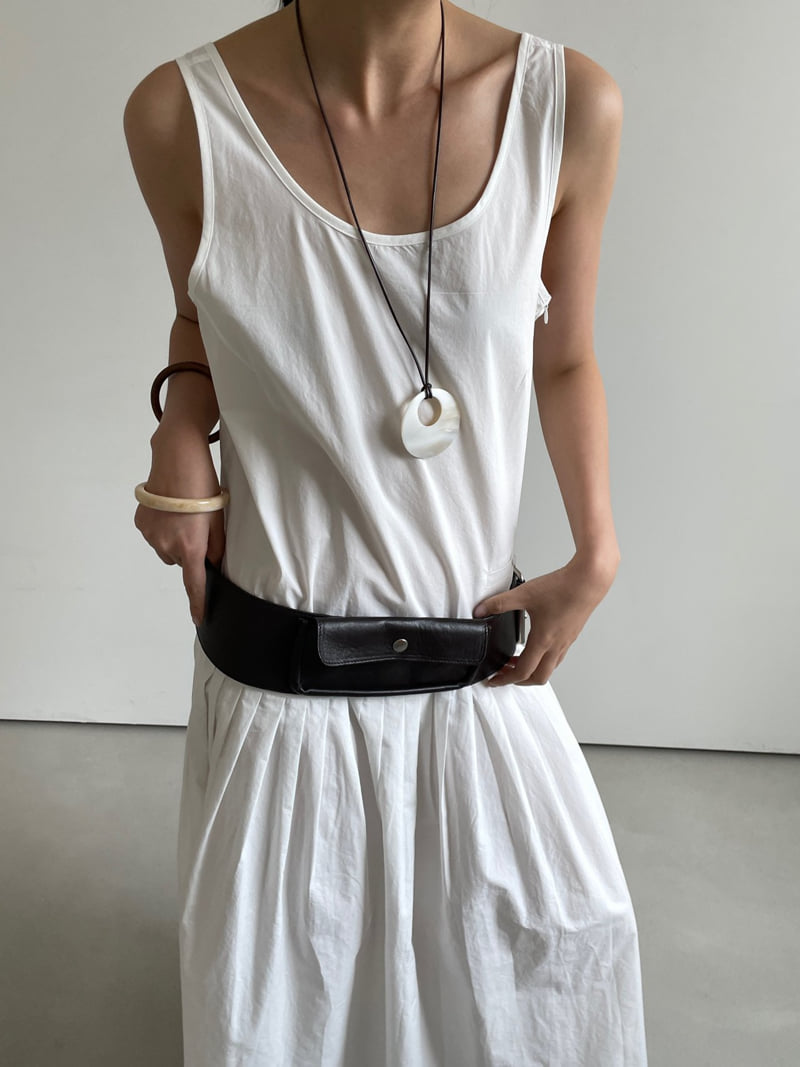 Lucy Salon - Korean Women Fashion - #vintageinspired - Flynn One-piece - 2