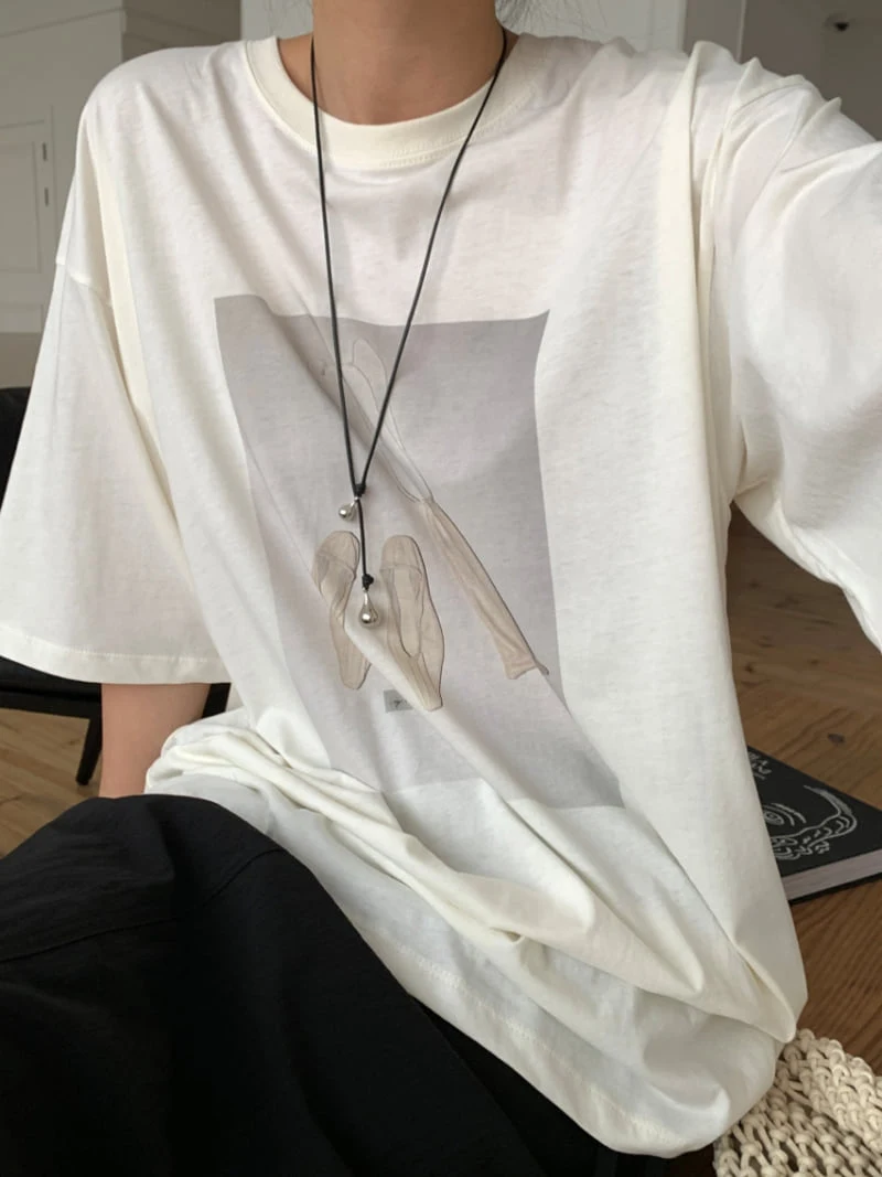 Lucy Salon - Korean Women Fashion - #vintagekidsstyle - Cream Tee