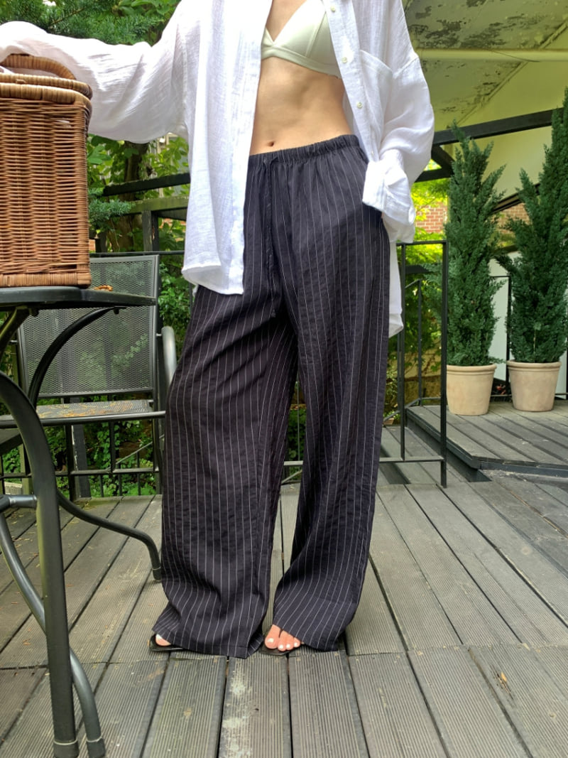 Lucy Salon - Korean Women Fashion - #womensfashion - Striped Banded Pants - 3