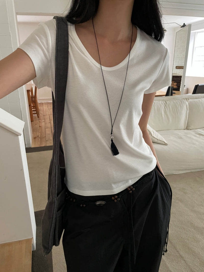 Lucy Salon - Korean Women Fashion - #womensfashion - Sei V-Neck Tee - 10