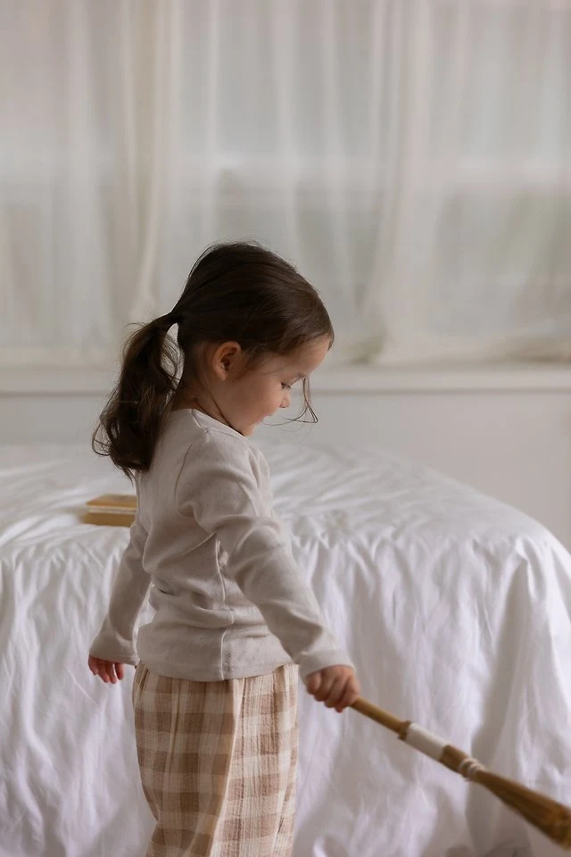 Oatmeal - Korean Children Fashion - #prettylittlegirls - Eyelet Slim Tee - 12