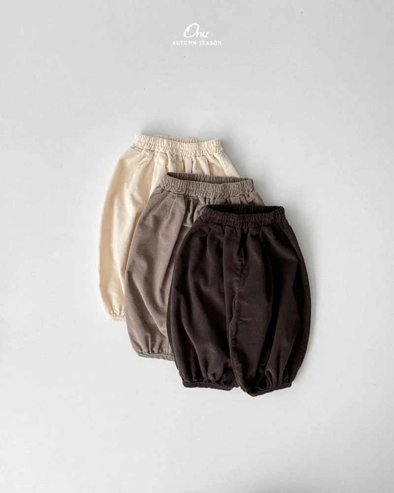 Onu - Korean Baby Fashion - #babyootd - Round Pleated Pants