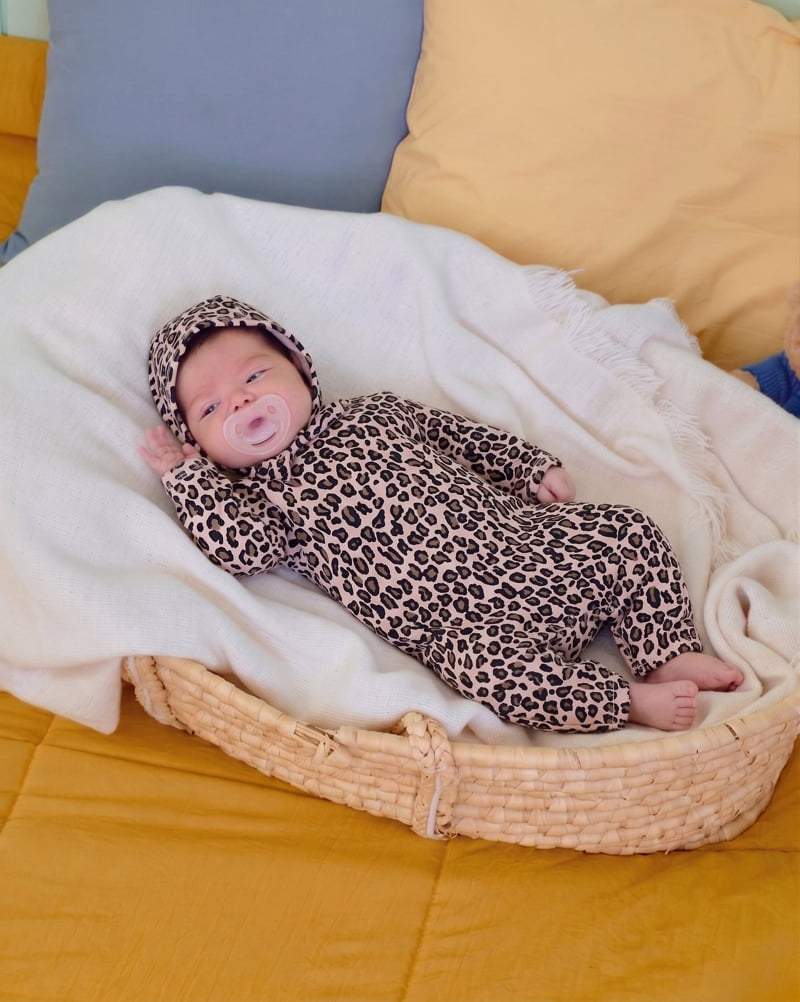 Oott Bebe - Korean Baby Fashion - #babyoninstagram - Little Leopard Full Bodysuit + Bonnet Set (Bebe) - 9