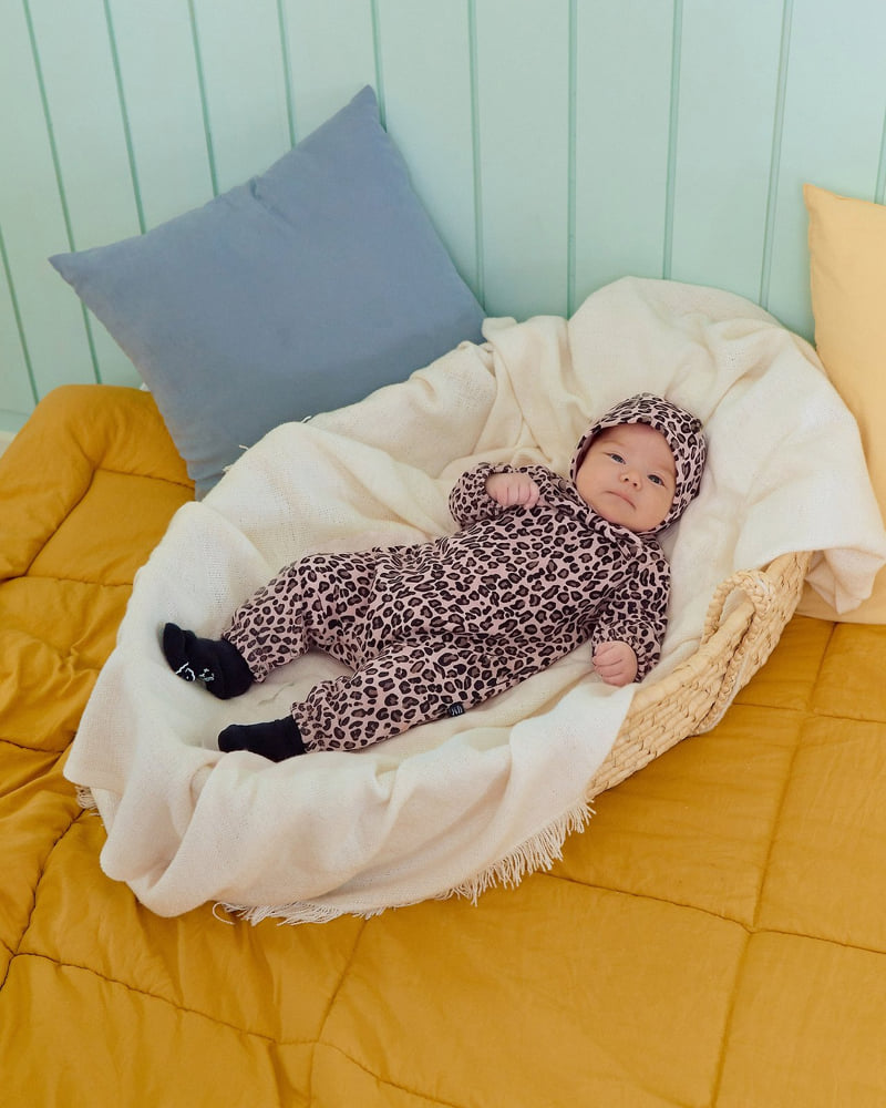 Oott Bebe - Korean Baby Fashion - #babyoutfit - Little Leopard Full Bodysuit + Bonnet Set (Bebe) - 12