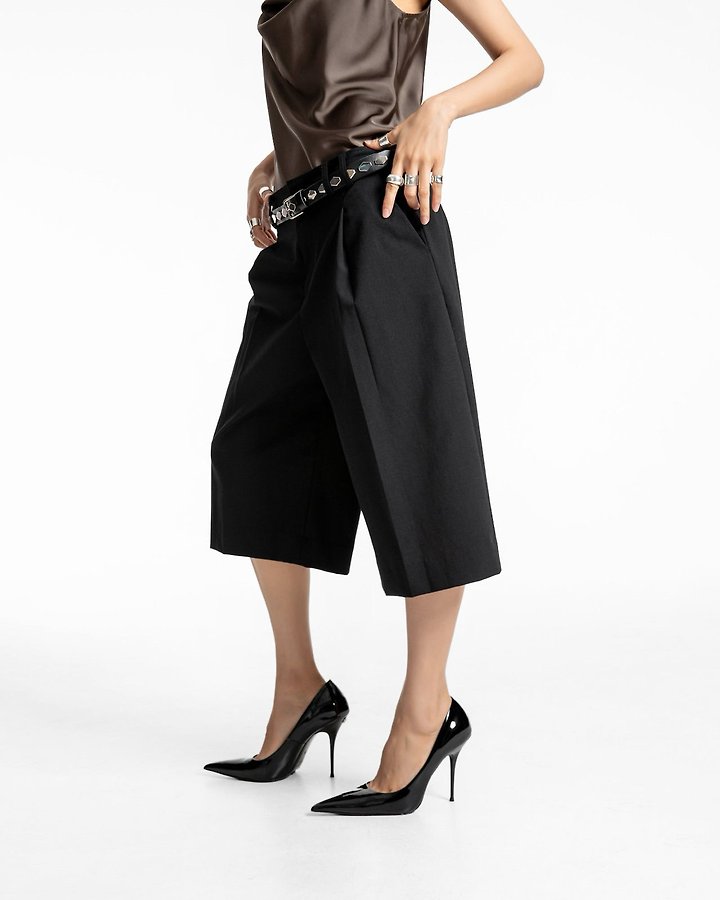Paper Moon - Korean Women Fashion - #womensfashion - Classic Wide-Fit Bermuda Trousers - 2