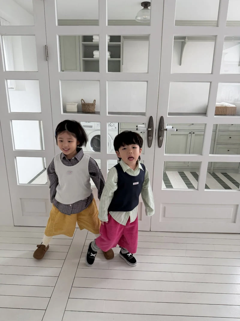 Pie - Korean Baby Fashion - #onlinebabyboutique - Embossed Corduroy Bermuda Shorts - 3