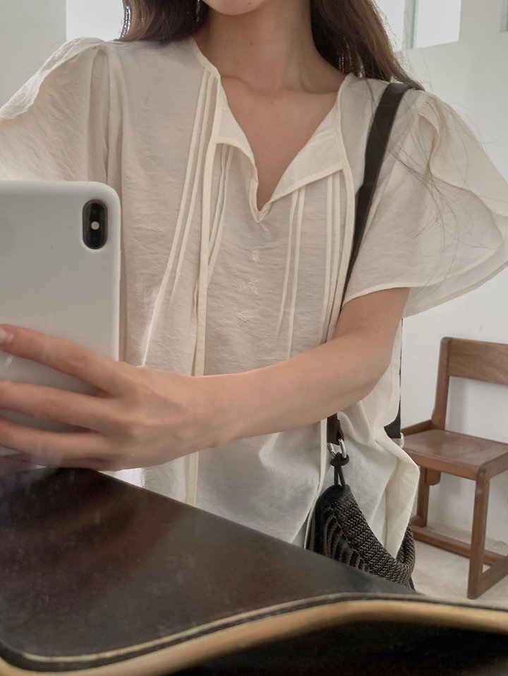 Pomelo - Korean Women Fashion - #momslook - Tulip Embroidered Blouse - 3