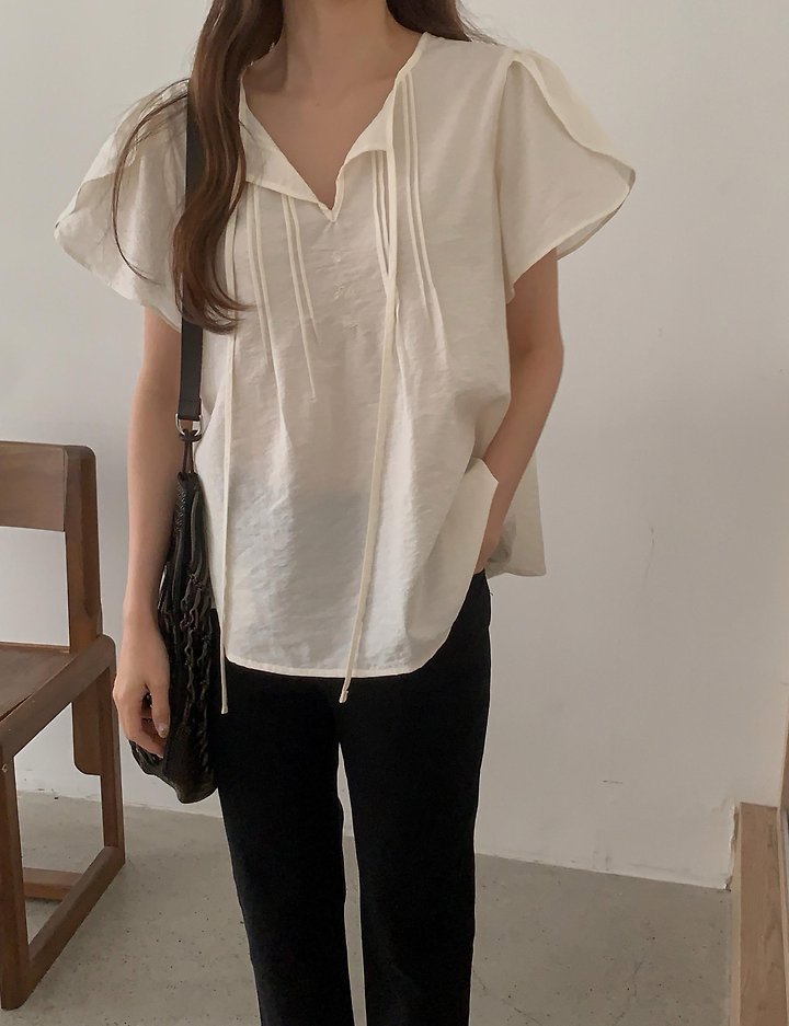 Pomelo - Korean Women Fashion - #momslook - Tulip Embroidered Blouse - 5