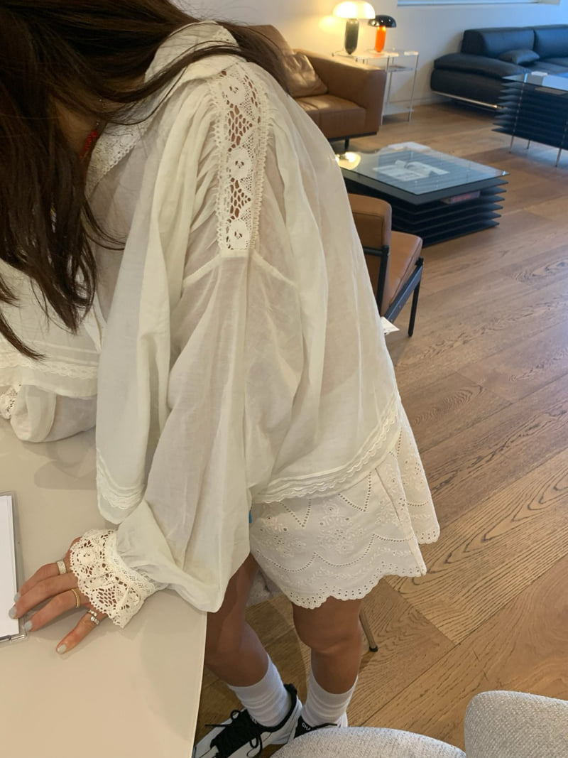 Tarabymotion - Korean Women Fashion - #vintageinspired - Lynn Lace Blouse - 4