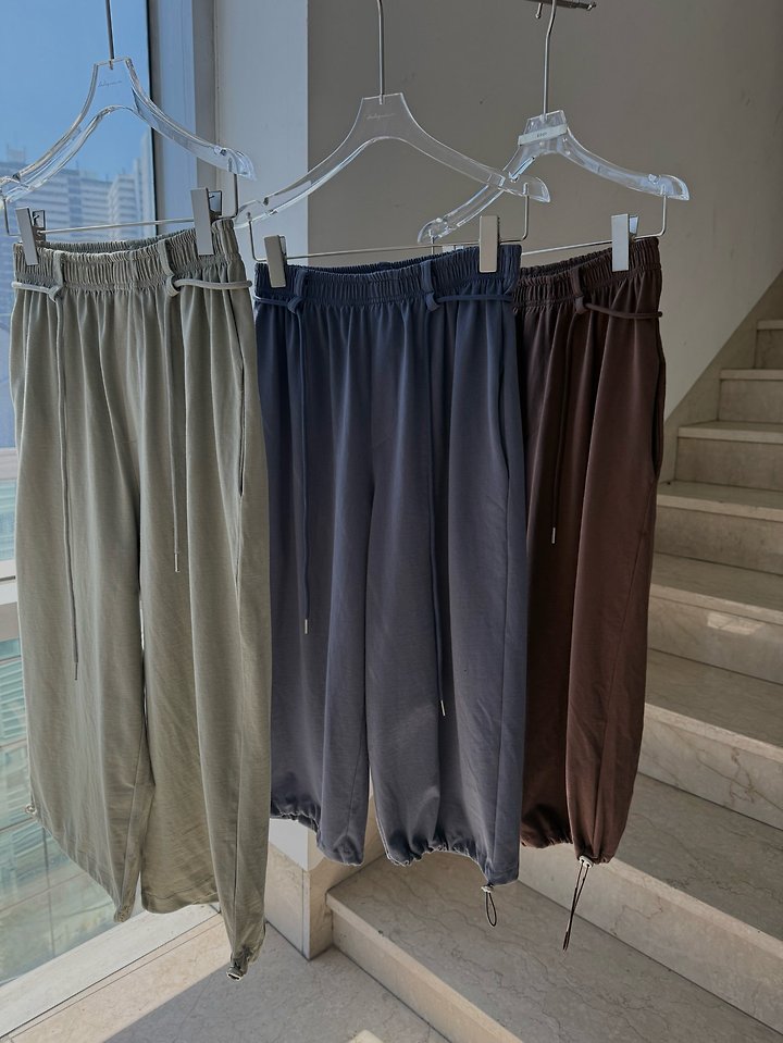Uoov - Korean Women Fashion - #womensfashion - Bermuda Jogger Pants - 9