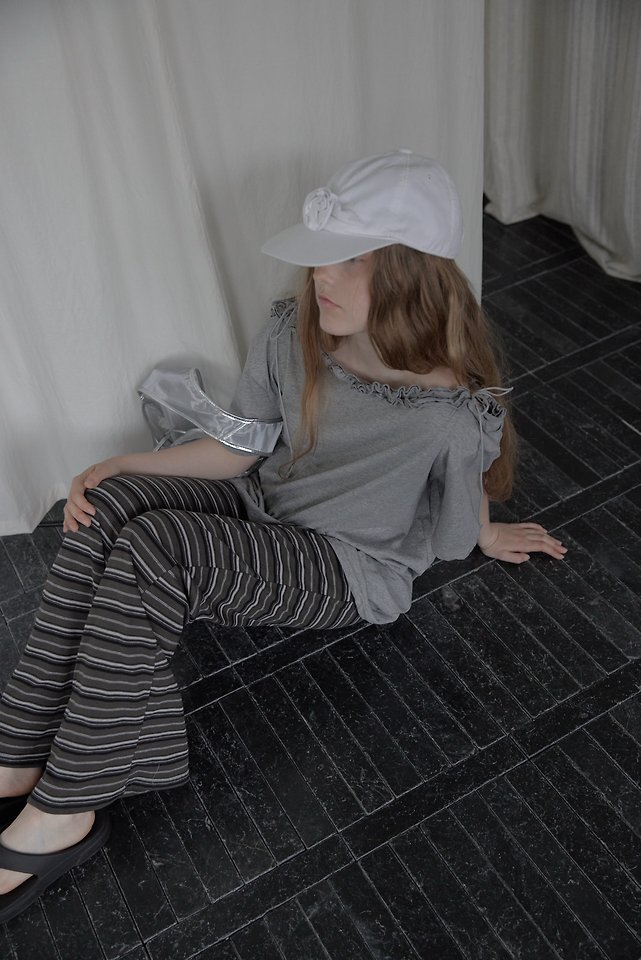 Uoov - Korean Women Fashion - #momslook - Off-Shoulder Frill Tee - 4