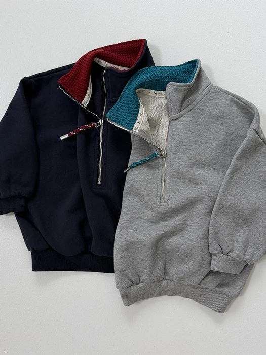 Point Zip-up Top
