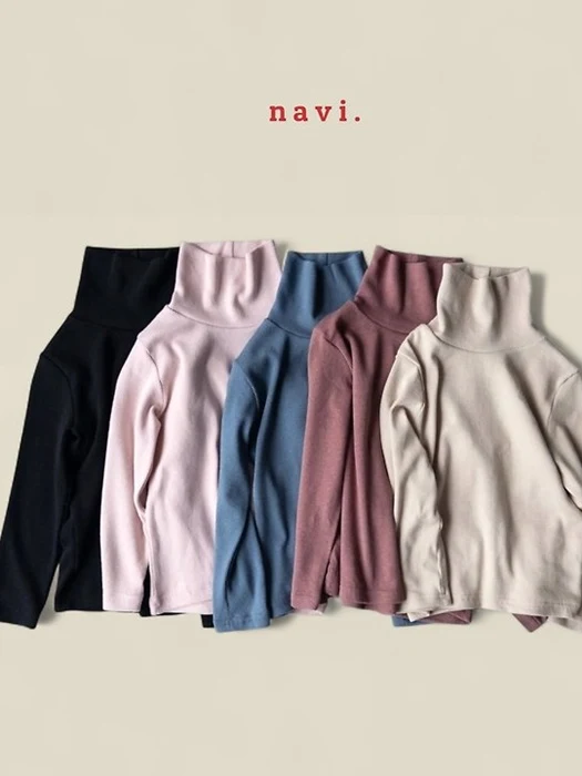 Mild Turtleneck Tee