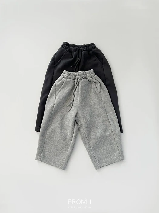 Curved Wide Sweatpants