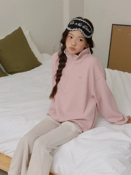 Half Zip-up String Knit Top