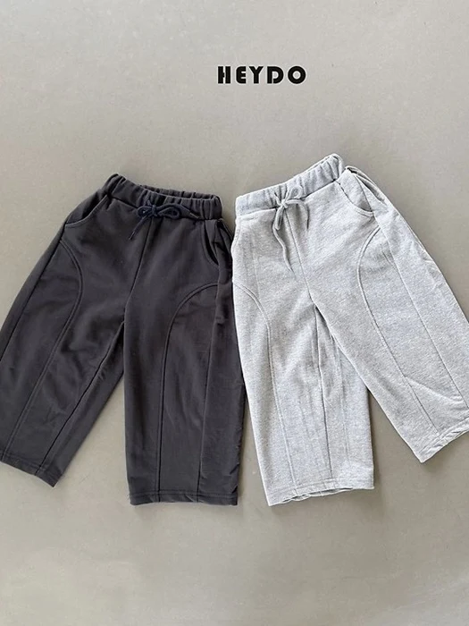 Curve Slit Pants