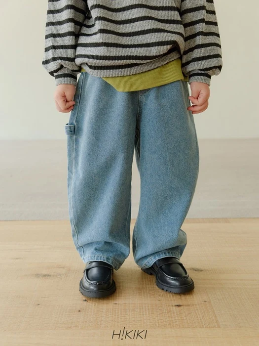 Washing Curved Jeans