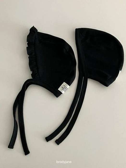 Black Bonnet