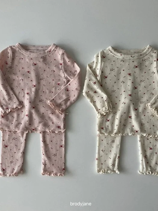 Flower Eyelet Frill Set-up Loungewear Flower Eyelet Frill Set-up Loungewear