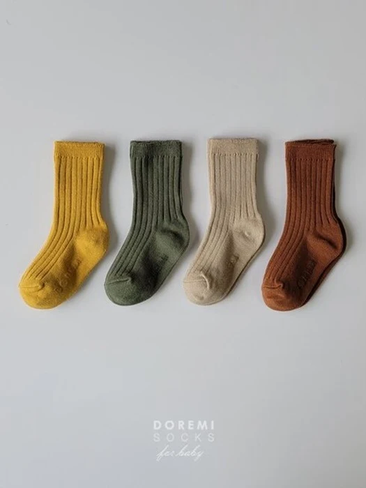 Maple Ribbed Socks