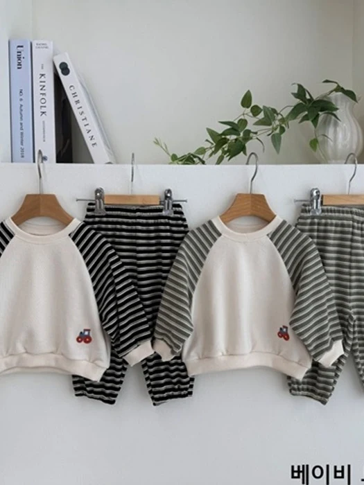 Baby Tractor Raglan Top & Bottom Set Baby Tractor Raglan Top & Bottom Set