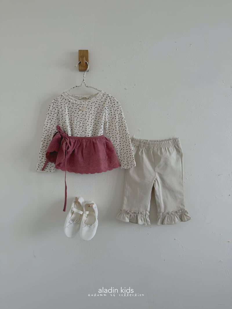 Aladin - Korean Children Fashion - #toddlerclothing - Capri Frill Pants - 10