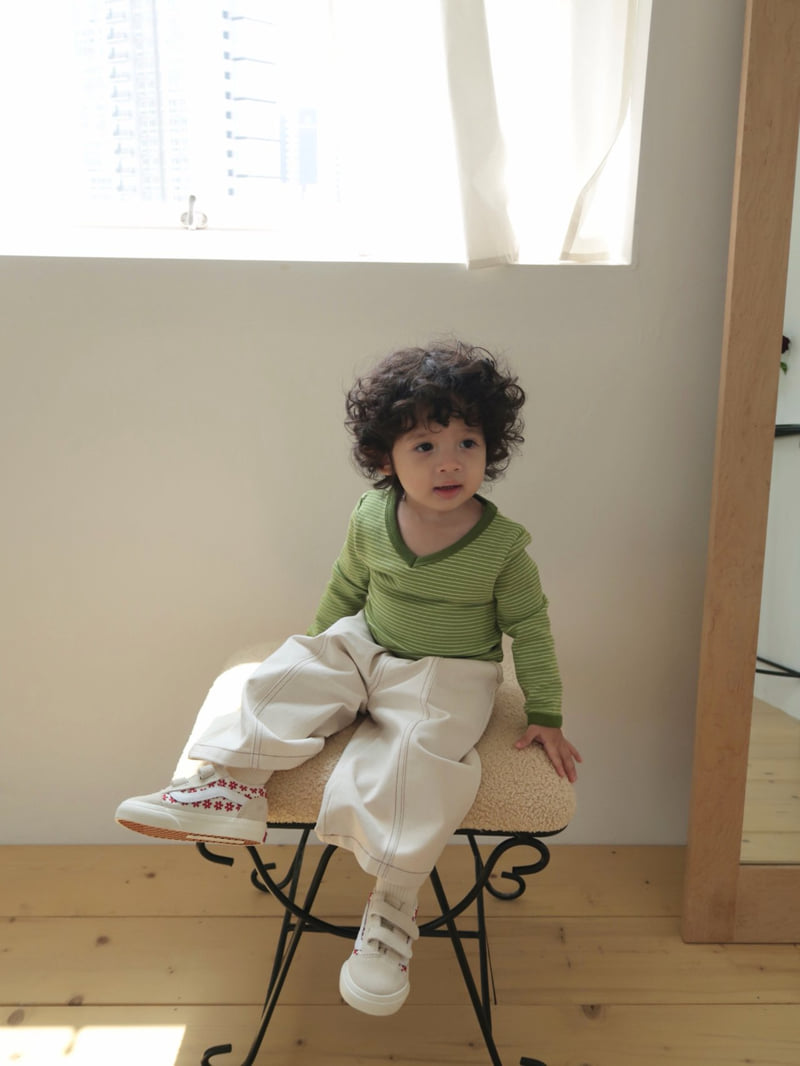 Bailey - Korean Children Fashion - #designkidswear - Milky V-neck Tee - 6
