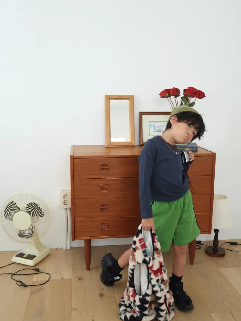Bailey - Korean Children Fashion - #kidsshorts - Tape Middle Shorts - 4