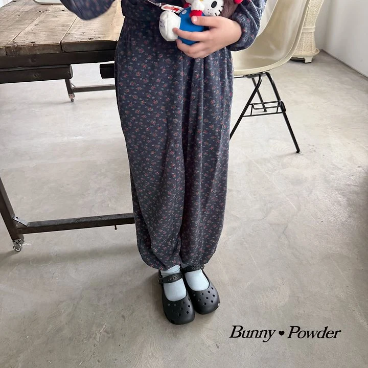 Bunny Powder - Korean Children Fashion - #kidsshorts - Garden Jogger Pants - 3