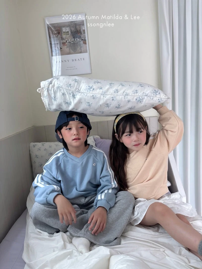 Matilda & Lee - Korean Children Fashion - #magicofchildhood - Snug Two-Line Sweatshirt - 12
