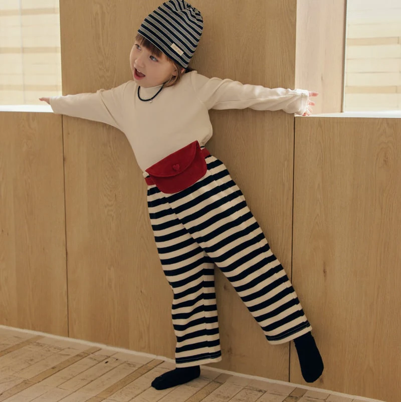 Mome - Korean Children Fashion - #kidsshorts - Candy Stripe Pants